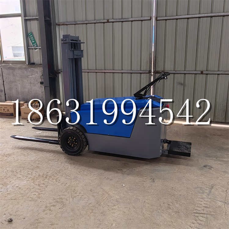 大洼区全电动叉车插腿式堆高车液压装卸车1.5吨升高小型站驾式铲车